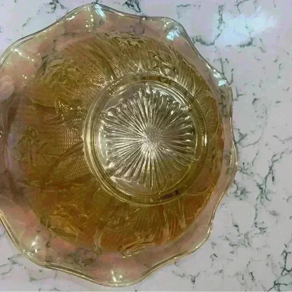 Carnival glass bowl - Picture 2 of 3